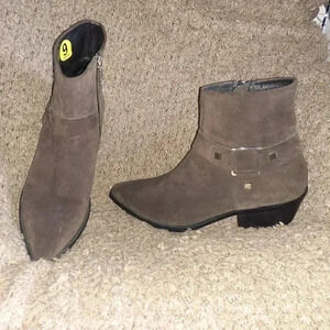 MA&LO-Italy-Laiss-Dark Brown Suede Ankle Booties-Side Zip-Studs-Sz 9-Near Mint